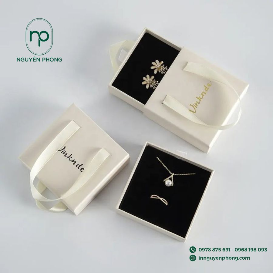 Hop-dung-vang-xuong-in-nguyen-phong